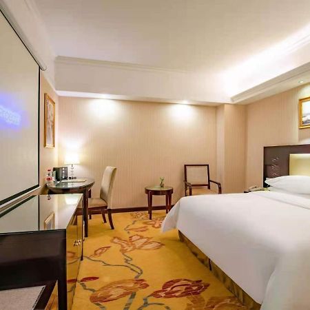 Xin'an  Vienna Hotel Baoan Liutang מראה חיצוני תמונה