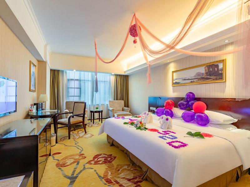 Xin'an  Vienna Hotel Baoan Liutang מראה חיצוני תמונה